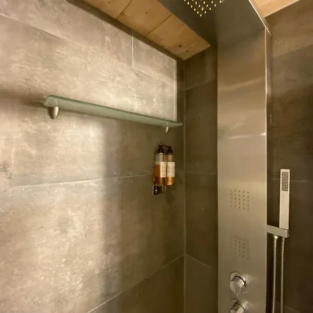 B&B White Diffuso Ristorante & 포자