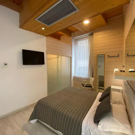 White Diffuso Ristorante & 4*