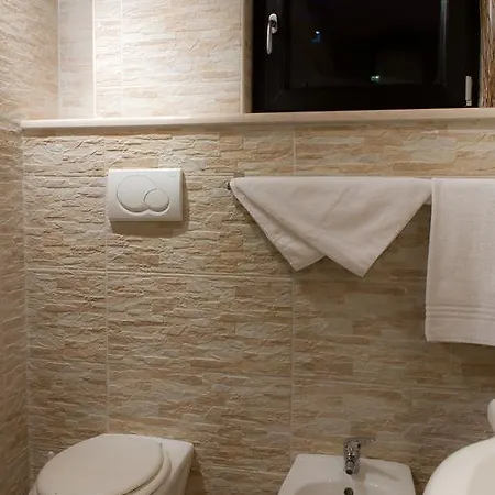 White Diffuso Ristorante & Oda ve Kahvaltı Foggia